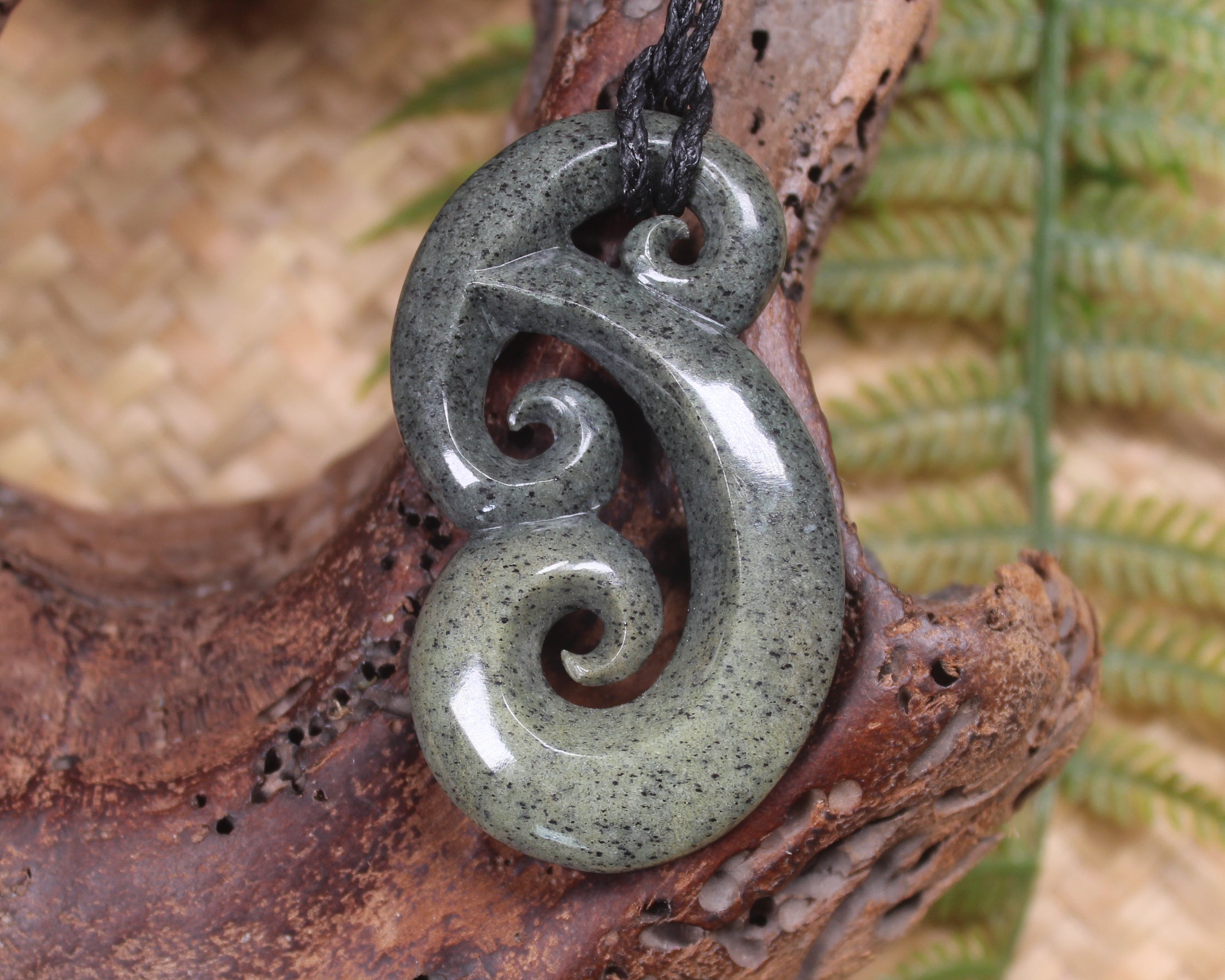 Hammerhead pendant carved from NZ Serpentine