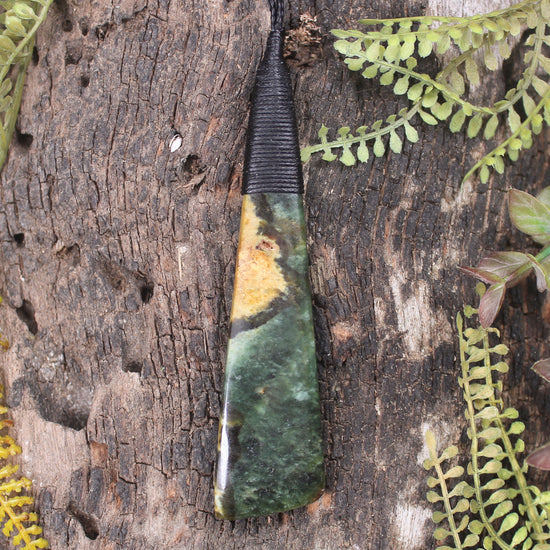 Flower Jade Pounamu Toki Pendant - NZ Greenstone