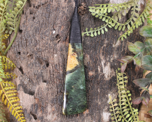 Flower Jade Pounamu Toki Pendant - NZ Greenstone