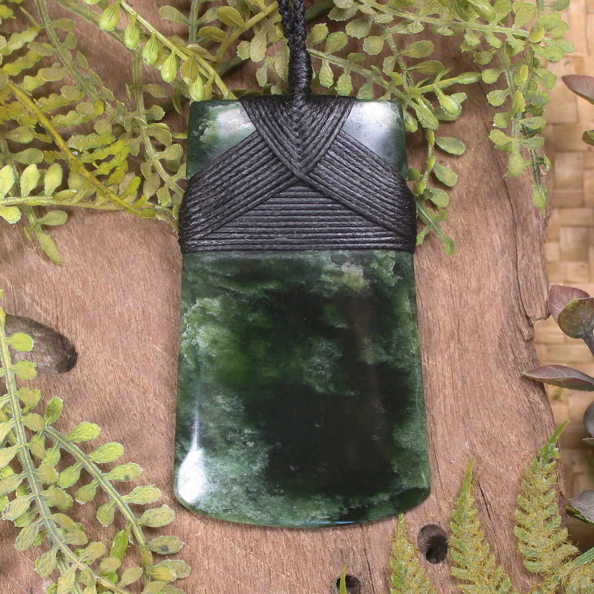 Kawakawa Pounamu Toki - NZ Greenstone