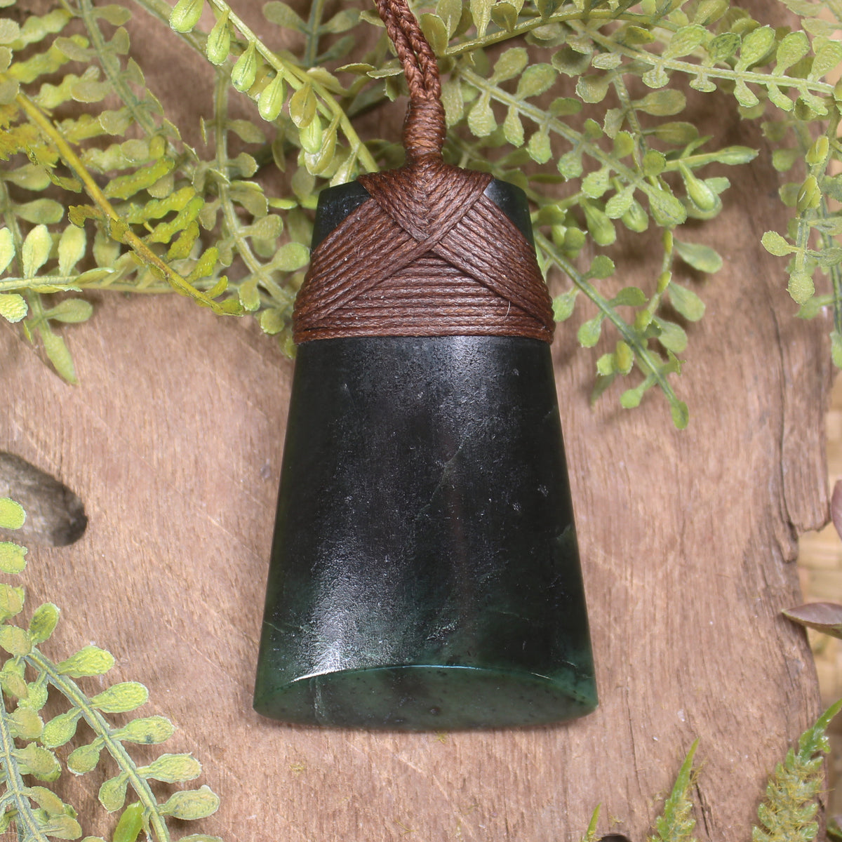 Kawakawa Pounamu Toki - NZ Greenstone