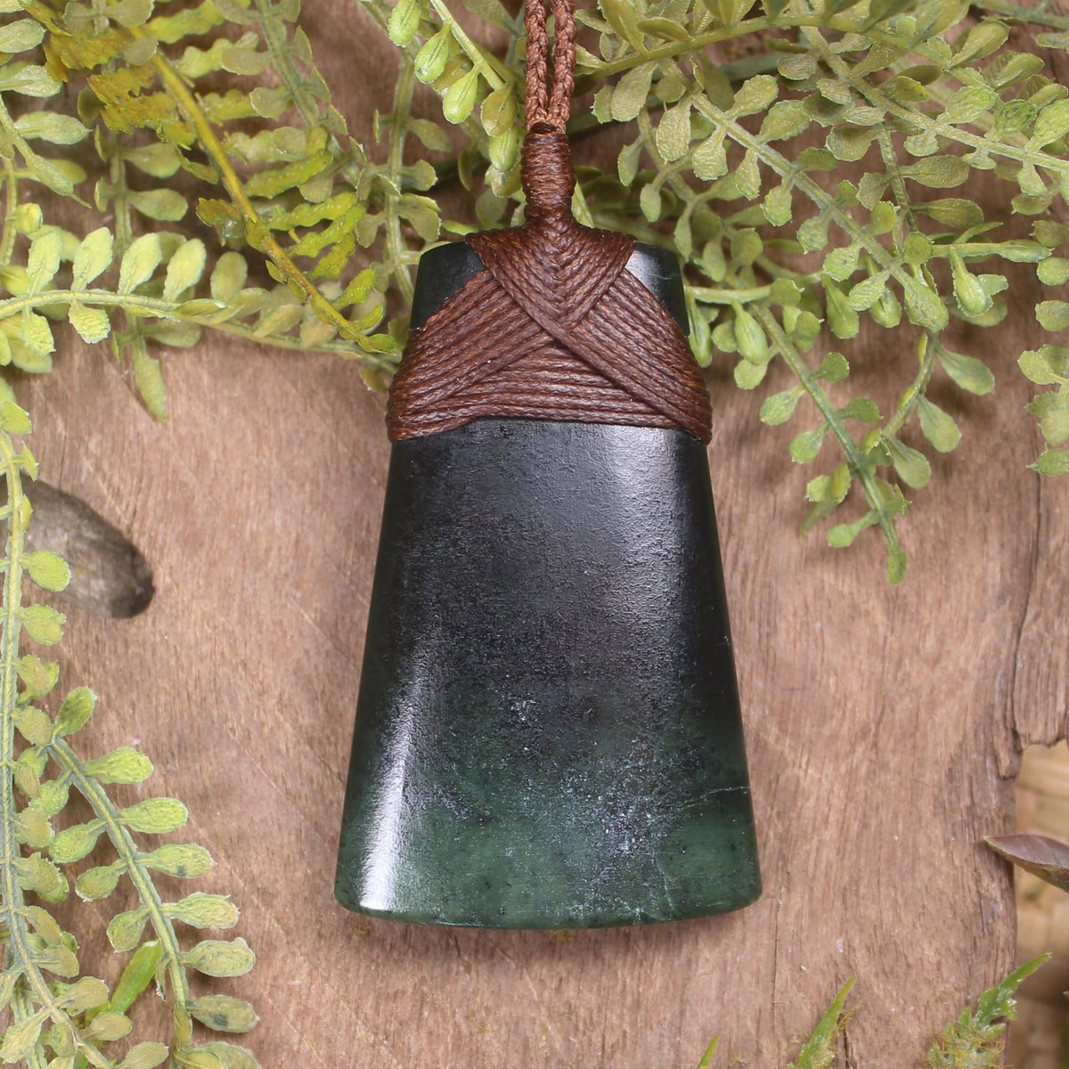 Kawakawa Pounamu Toki - NZ Greenstone