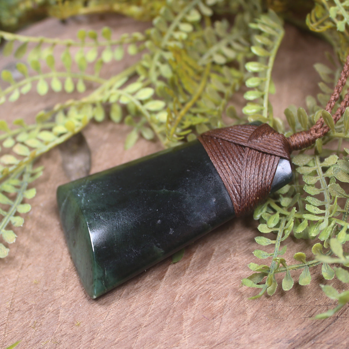 Kawakawa Pounamu Toki - NZ Greenstone