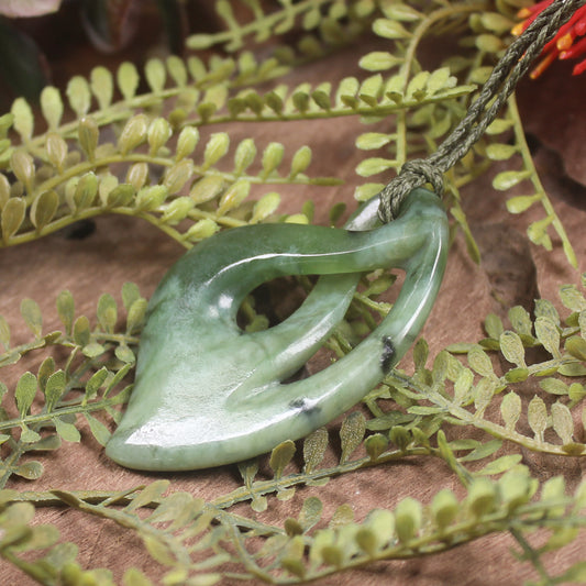 Twist or Pikorua carved from Hapopo Pounamu - NZ Greenstone