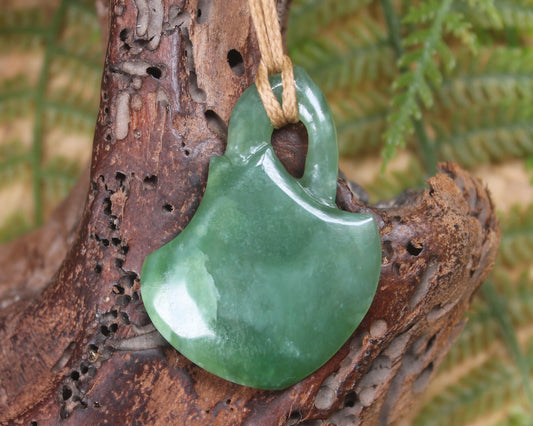 NZ Greenstone Small Inanga Stingray or Whai Pendant (BC775) Inanga Pounamu