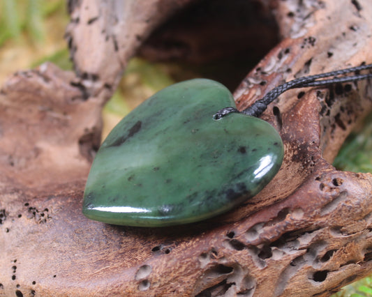Heart carved from Hapopo Pounamu - NZ Greenstone