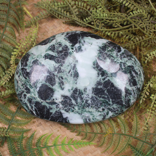 Freeform Serpentine Pounamu Sculpture - NZ Greenstone