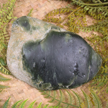 Freeform Pounamu Sculpture - Flower Jade Pounamu - NZ Greenstone