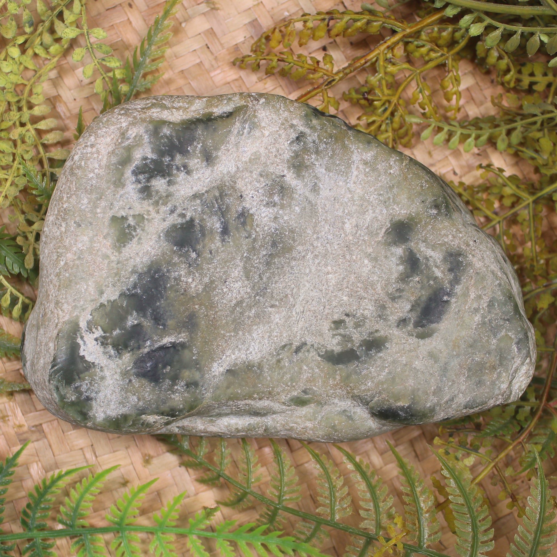 Freeform Pounamu Sculpture - Flower Jade Pounamu - NZ Greenstone