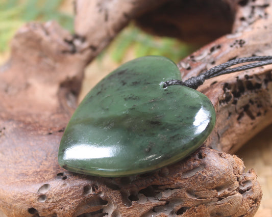 Heart carved from Hapopo Pounamu - NZ Greenstone