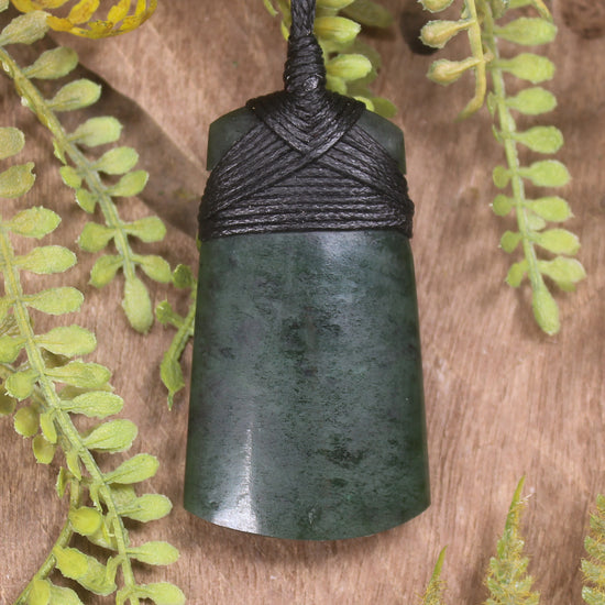 Kawakawa Pounamu Toki