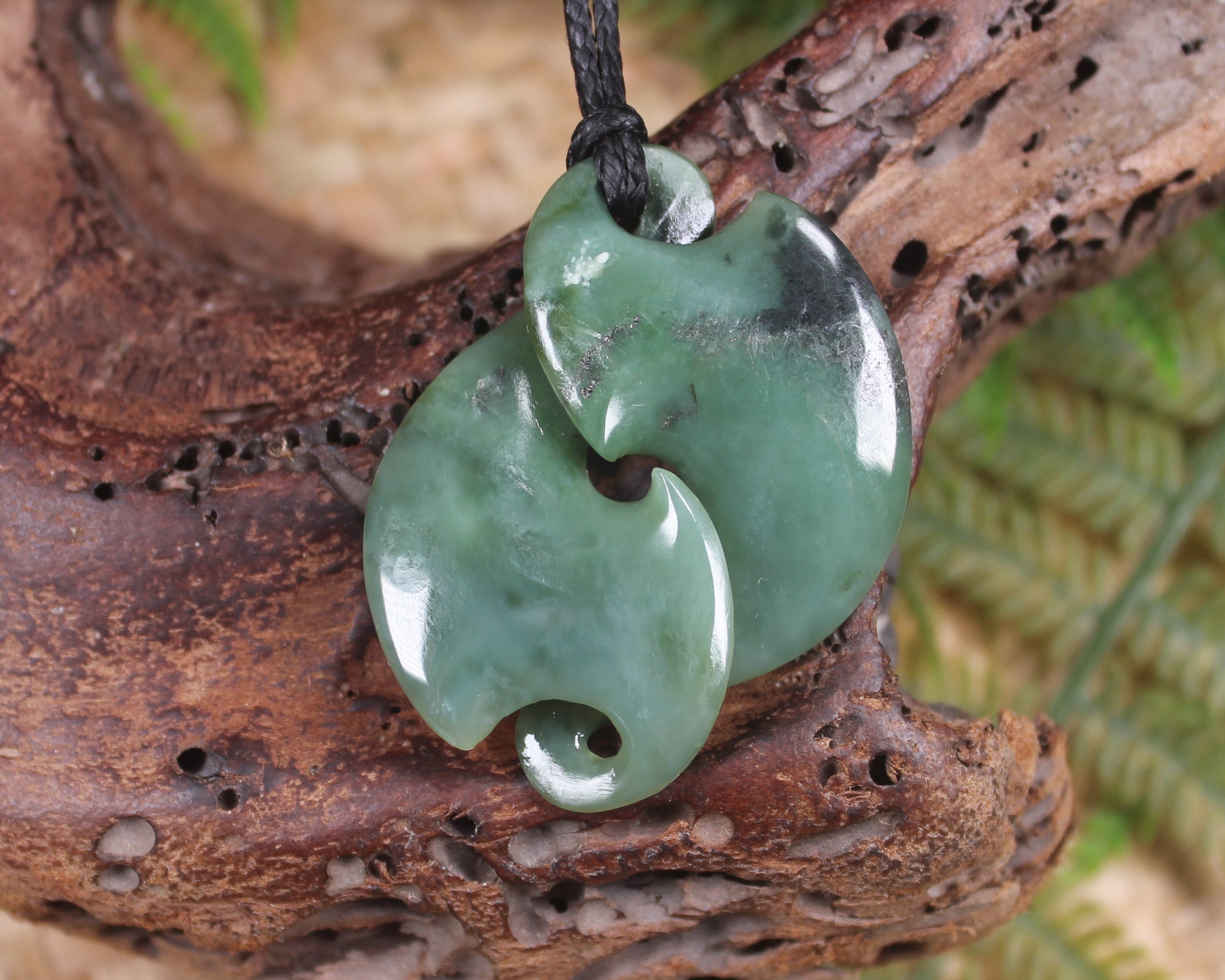 Twist or Pikorua carved from Inanga Pounamu - NZ Greenstone