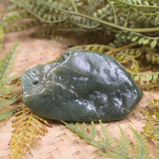 Freeform Touchstone Pounamu Sculpture - Inanga Pounamu - NZ Greenstone