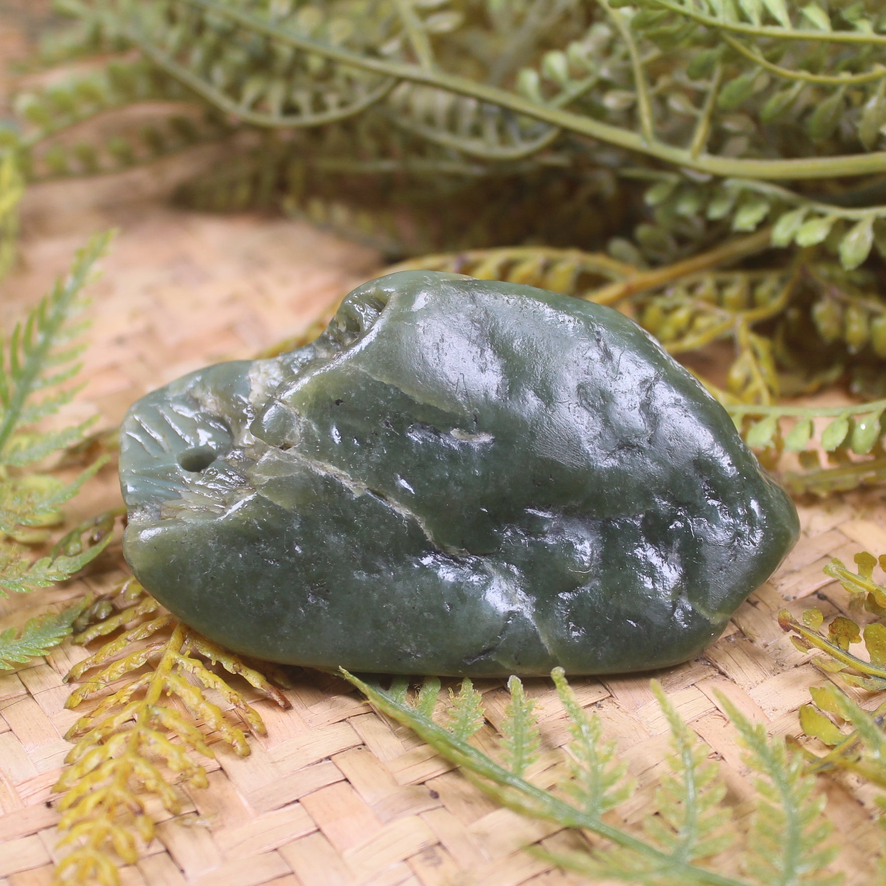 Freeform Touchstone Pounamu Sculpture - Inanga Pounamu - NZ Greenstone