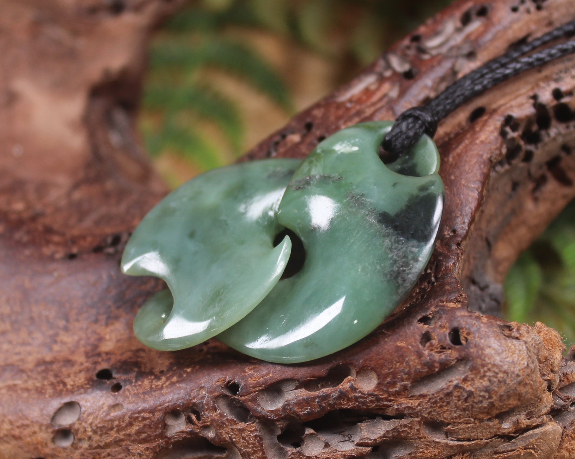 Twist or Pikorua carved from Inanga Pounamu - NZ Greenstone