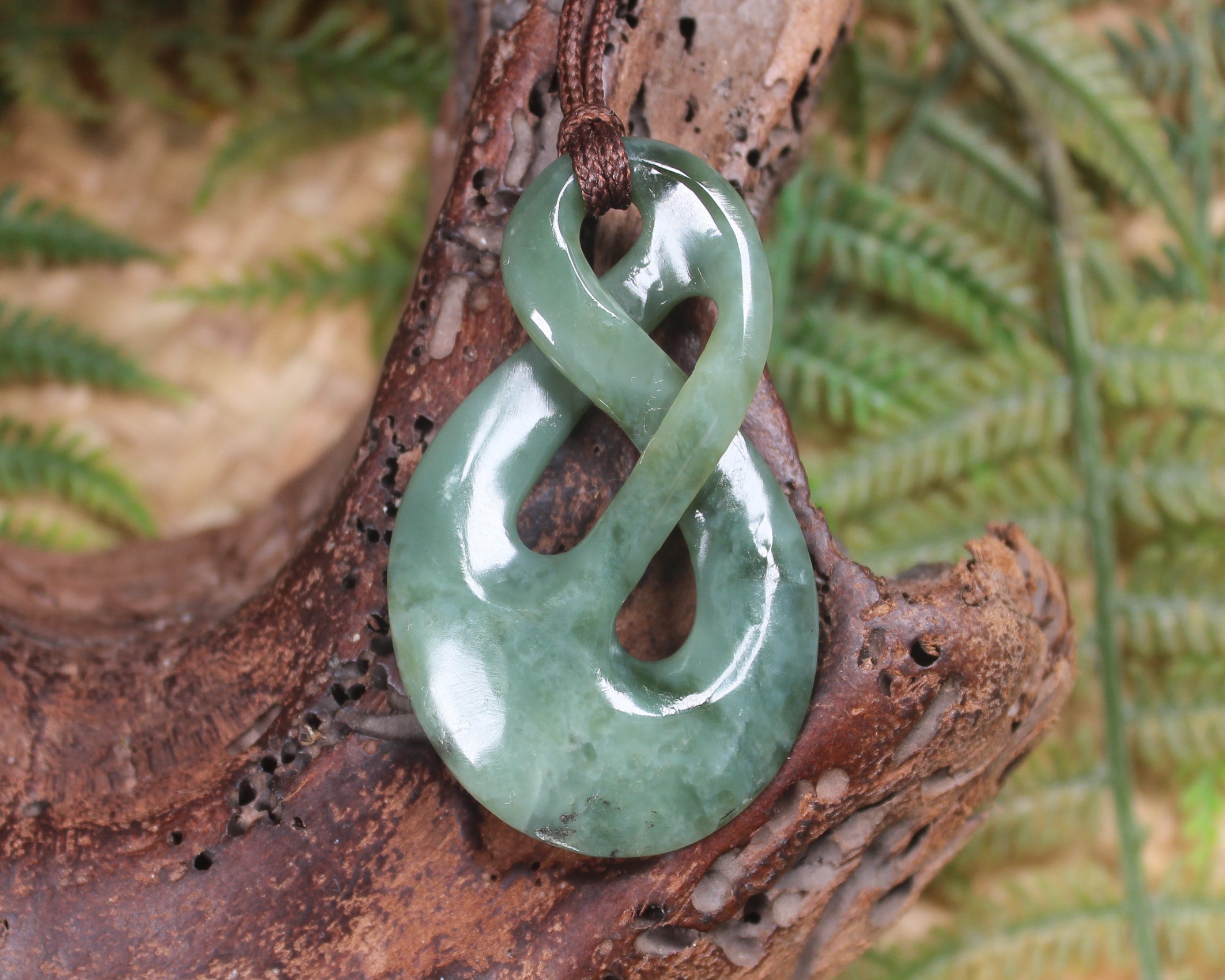 Twist or Pikorua carved from Inanga Pounamu - NZ Greenstone