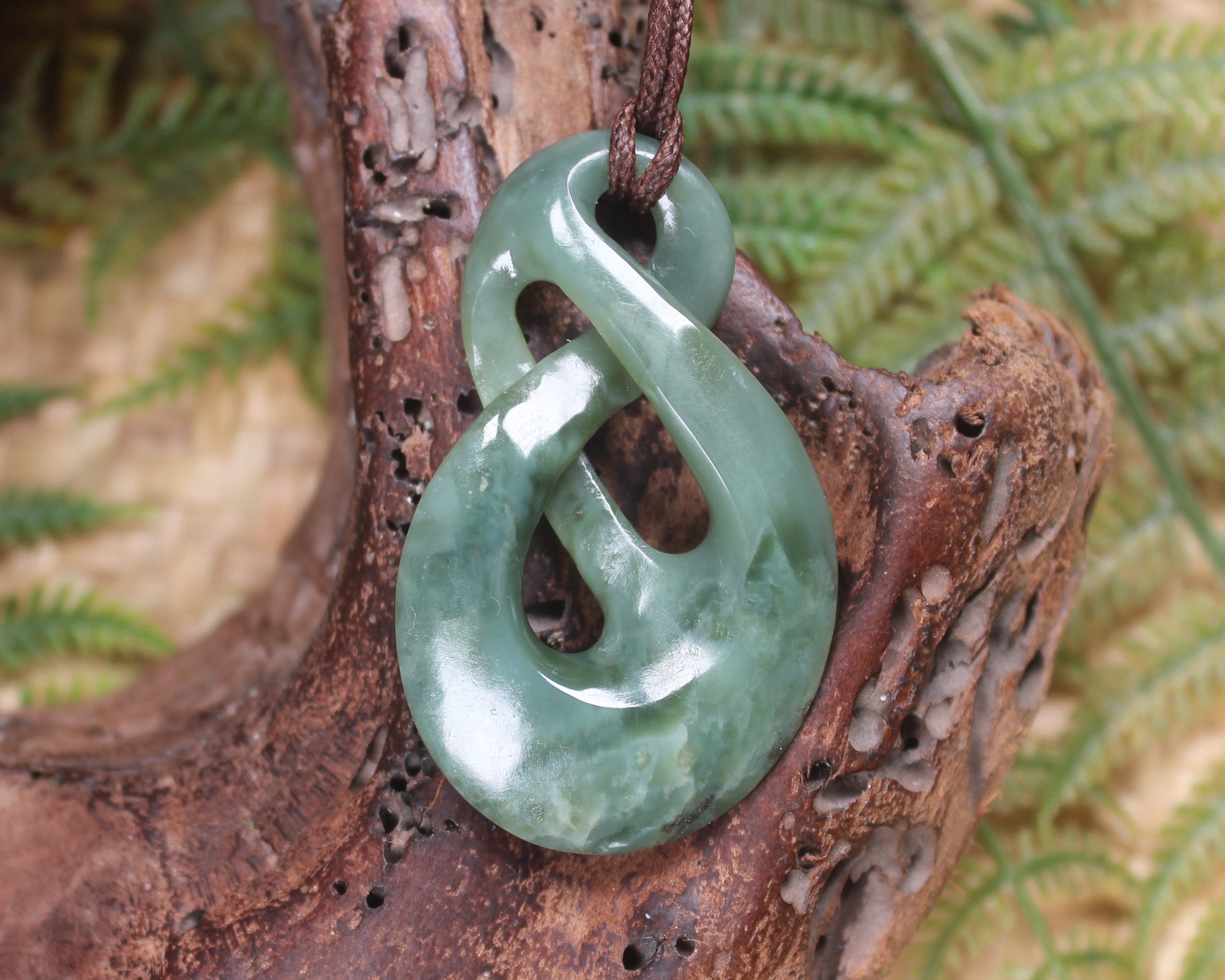 Twist or Pikorua carved from Inanga Pounamu - NZ Greenstone