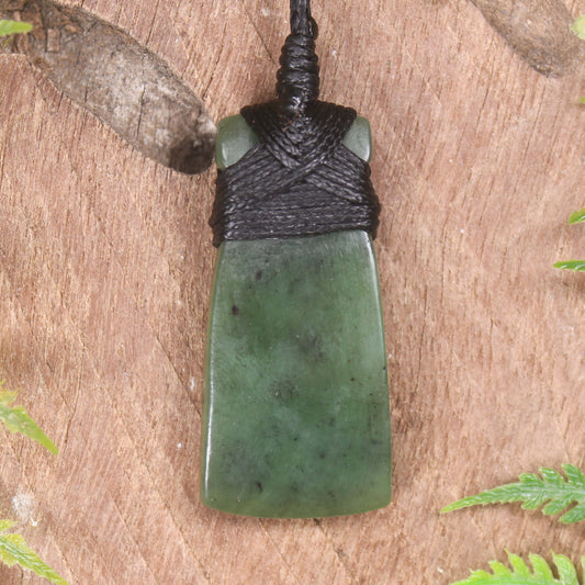 Hapopo Pounamu Toki - NZ Greenstone