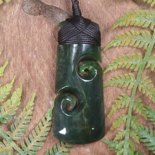 Kawakawa Pounamu Toki with Koru