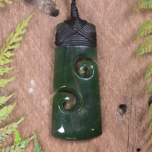 Kawakawa Pounamu Toki with Koru