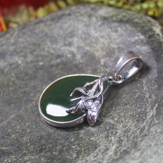 Kawakawa Pounamu pendant set in Sterling Silver - NZ Greenstone