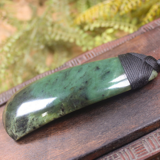 Hapopo Pounamu Toki - NZ Greenstone