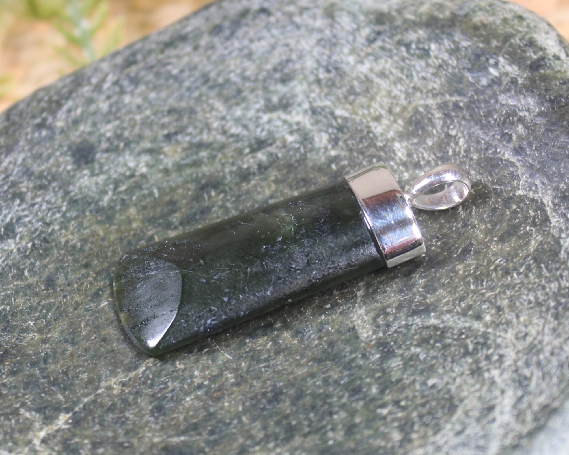 Rimu Pounamu pendant set in Sterling Silver - NZ Greenstone