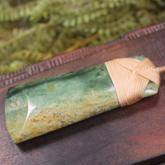 Flower Jade Pounamu Toki