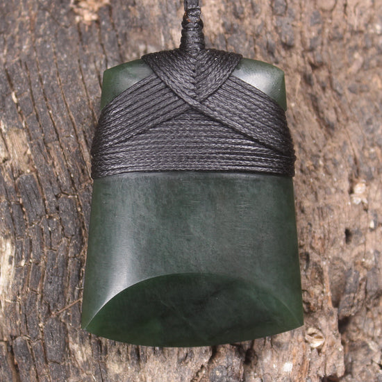 Kawakawa Pounamu Toki