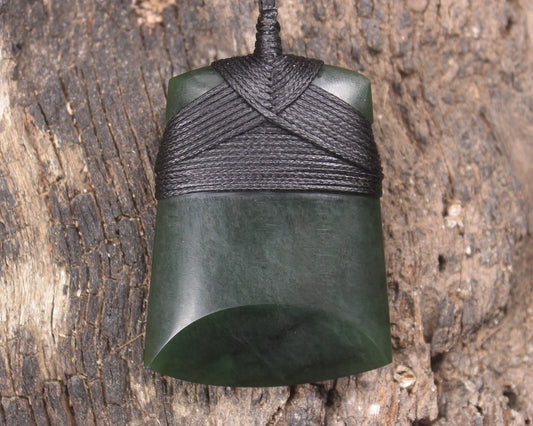 Kawakawa Pounamu Toki