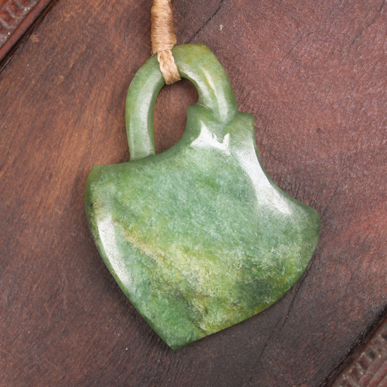Stingray or Whai carved from Flower Jade Pounamu - NZ Greenstone