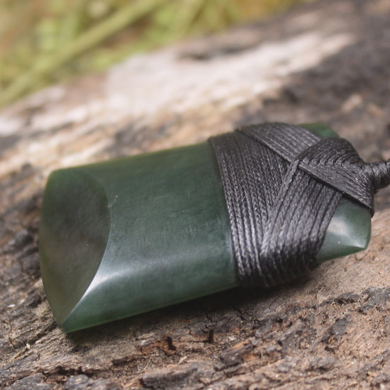 Kawakawa Pounamu Toki