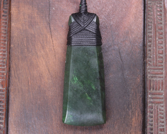 Kawakawa Pounamu Toki