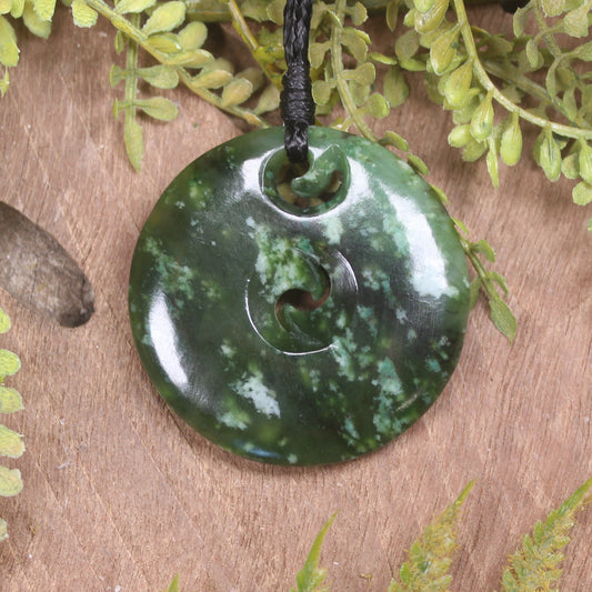 Kawakawa Pounamu Koru
