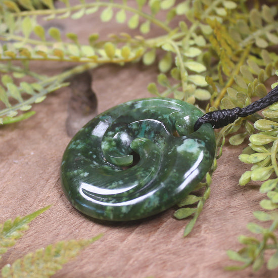 Kawakawa Pounamu Koru
