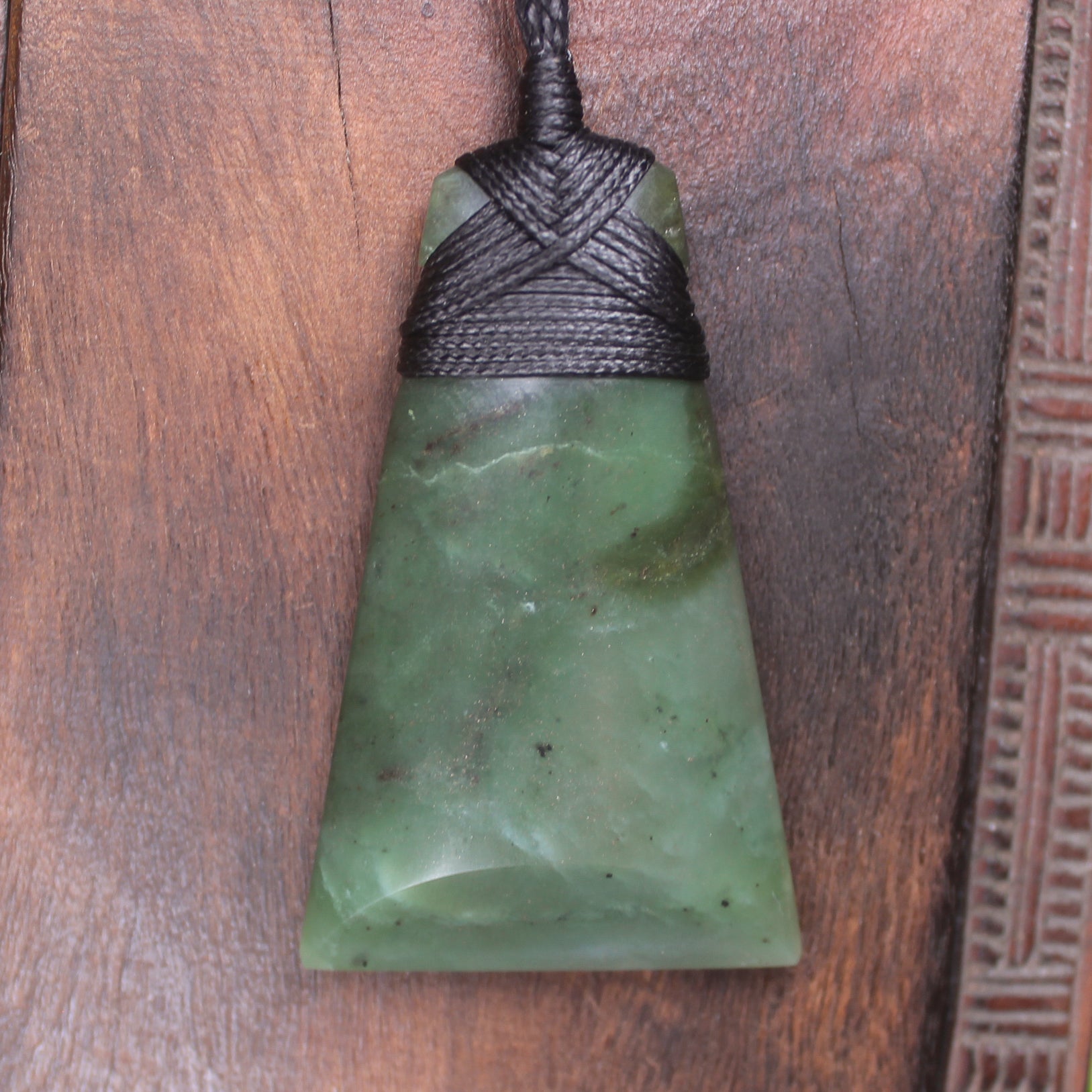 Hapopo Pounamu Toki - NZ Greenstone