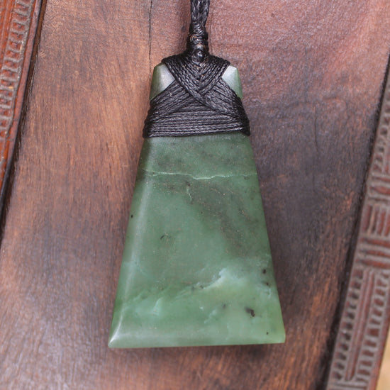 Hapopo Pounamu Toki - NZ Greenstone