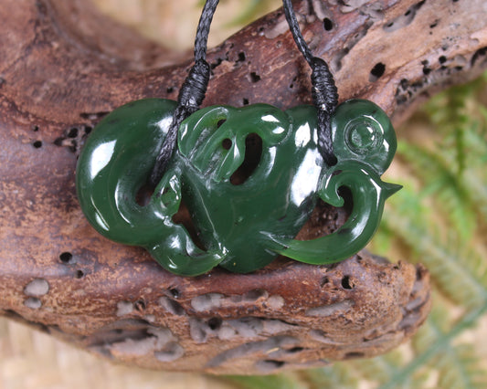 Manaia carved from Kawakawa Pounamu - NZ Greenstone