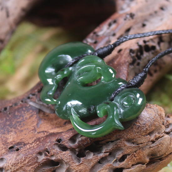Manaia carved from Kawakawa Pounamu - NZ Greenstone