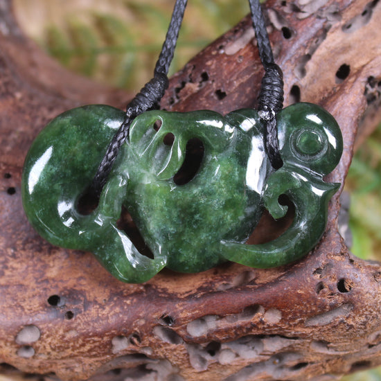 Manaia carved from Kawakawa Pounamu - NZ Greenstone