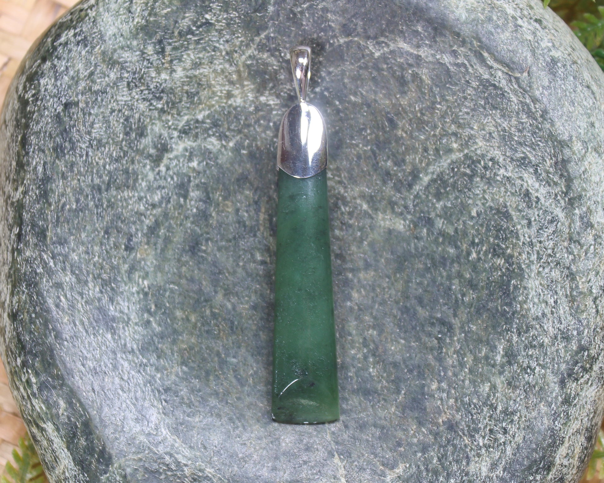 Hapopo Pounamu pendant set in Sterling Silver - NZ Greenstone