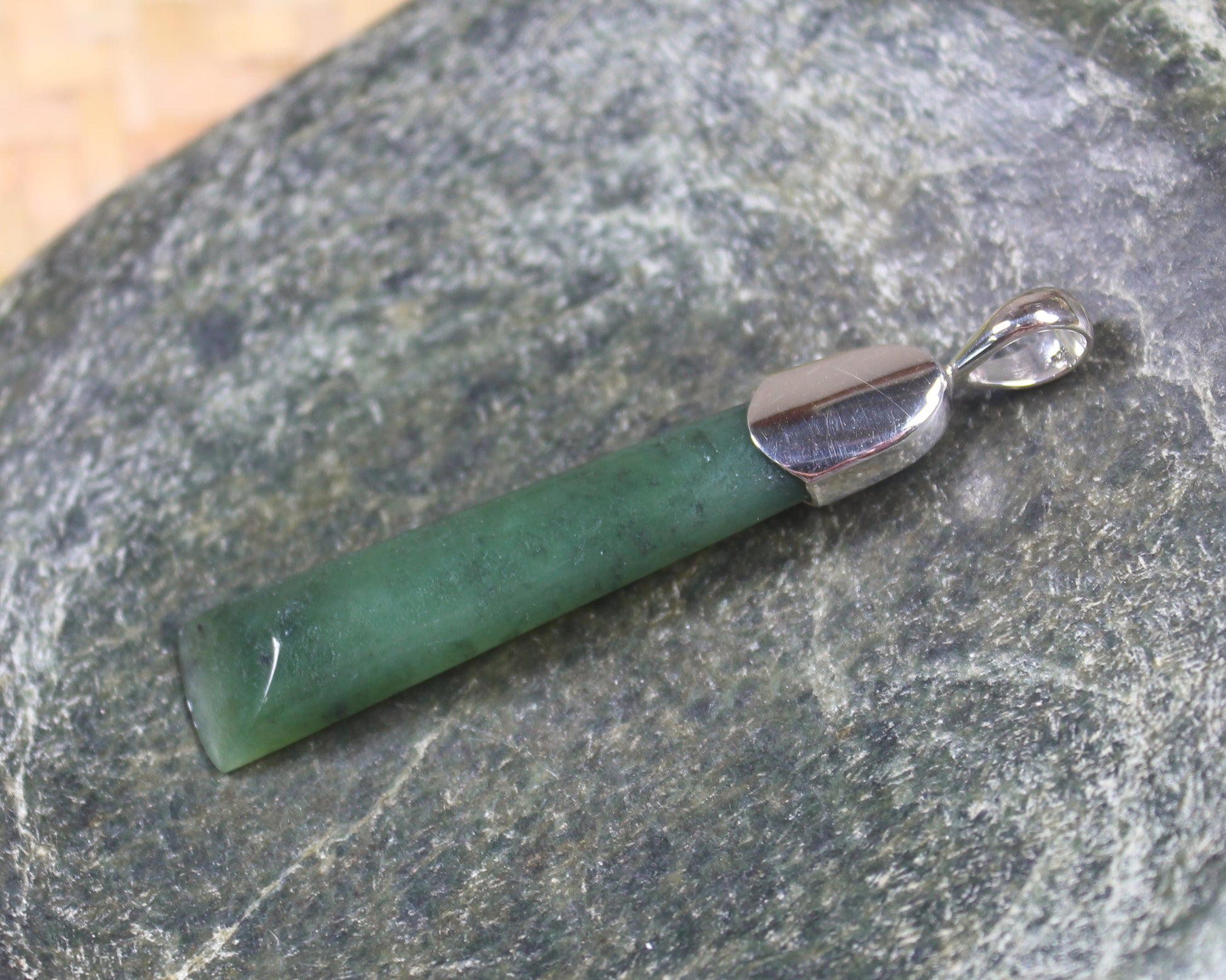 Hapopo Pounamu pendant set in Sterling Silver - NZ Greenstone
