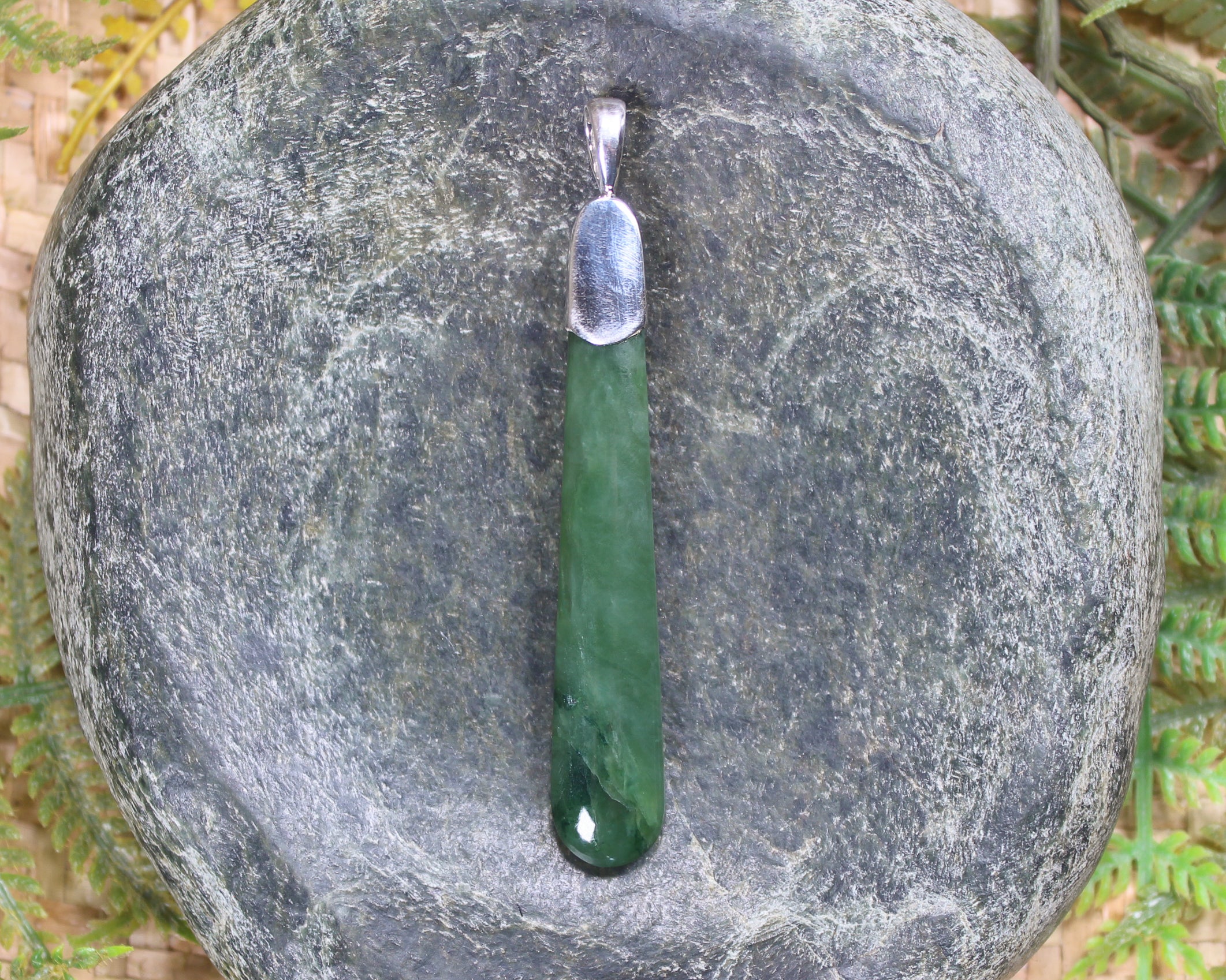 Hapopo Pounamu pendant set in Sterling Silver - NZ Greenstone