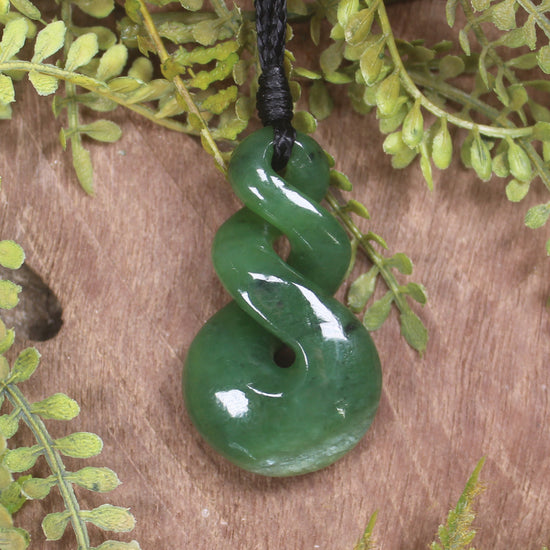 Twist or Pikorua carved from Hapopo Pounamu - NZ Greenstone