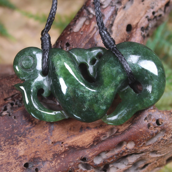 Manaia carved from Kawakawa Pounamu - NZ Greenstone
