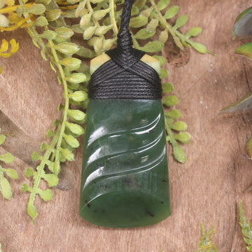 NZ Greenstone Toki Pendant Flower Jade Pounamu