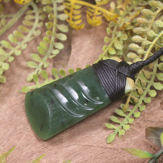 NZ Greenstone Toki Pendant Flower Jade Pounamu
