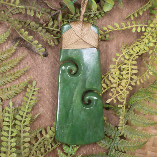 Hapopo Pounamu Toki with Koru - NZ Greenstone
