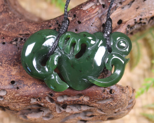 Manaia carved from Kawakawa Pounamu - NZ Greenstone