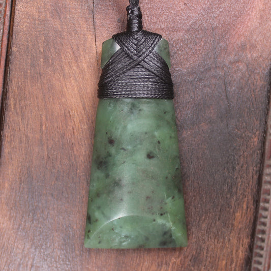 Hapopo Pounamu Toki - NZ Greenstone